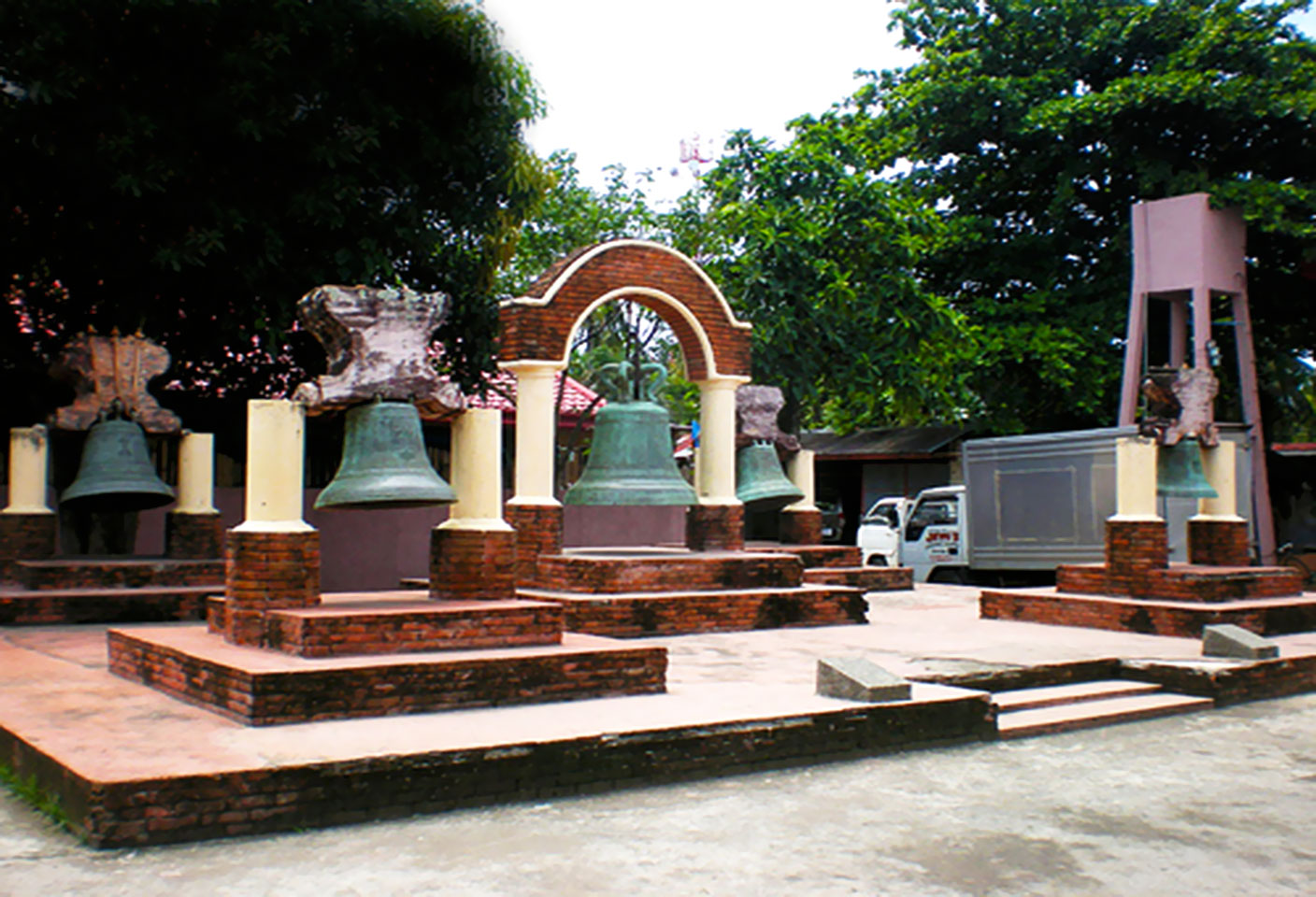 hinigaran-bells